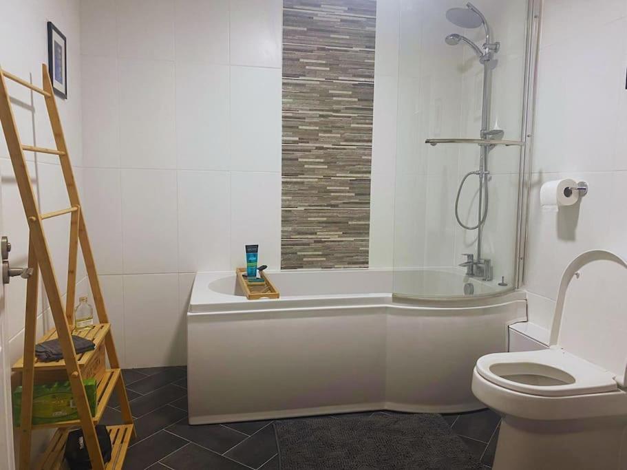 No.2 Folkestone Apartment Bagian luar foto