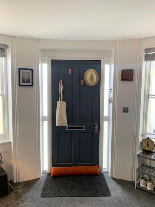 No.2 Folkestone Apartment Bagian luar foto