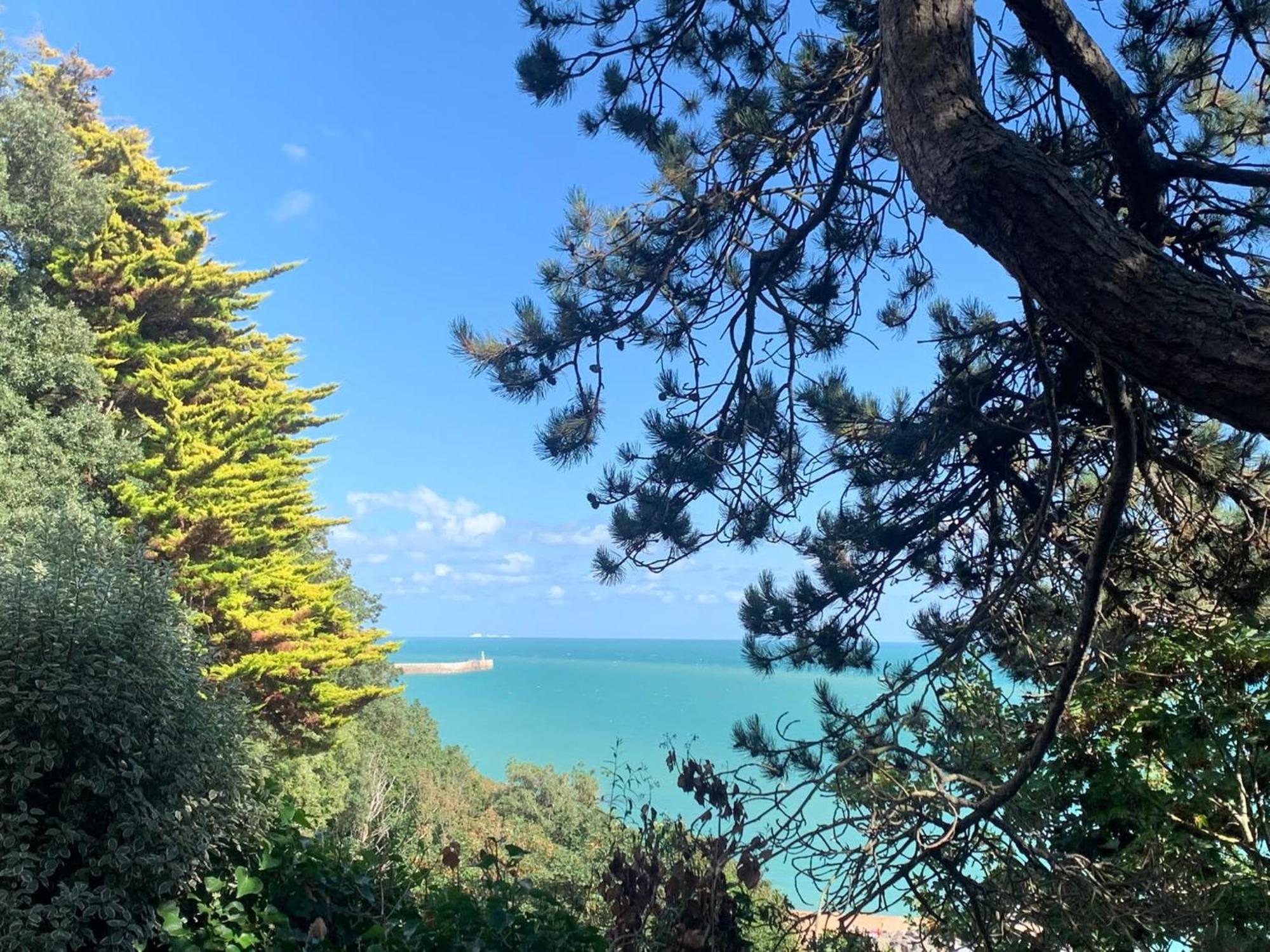 No.2 Folkestone Apartment Bagian luar foto